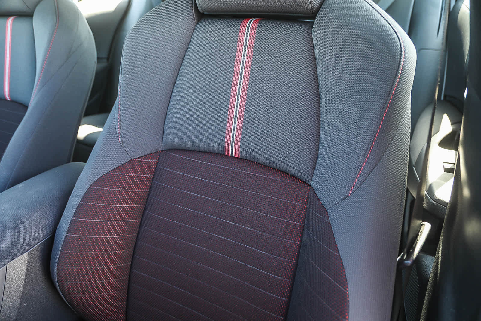 Used 2026 Toyota Corolla SE w/ SE Package FWD image 24