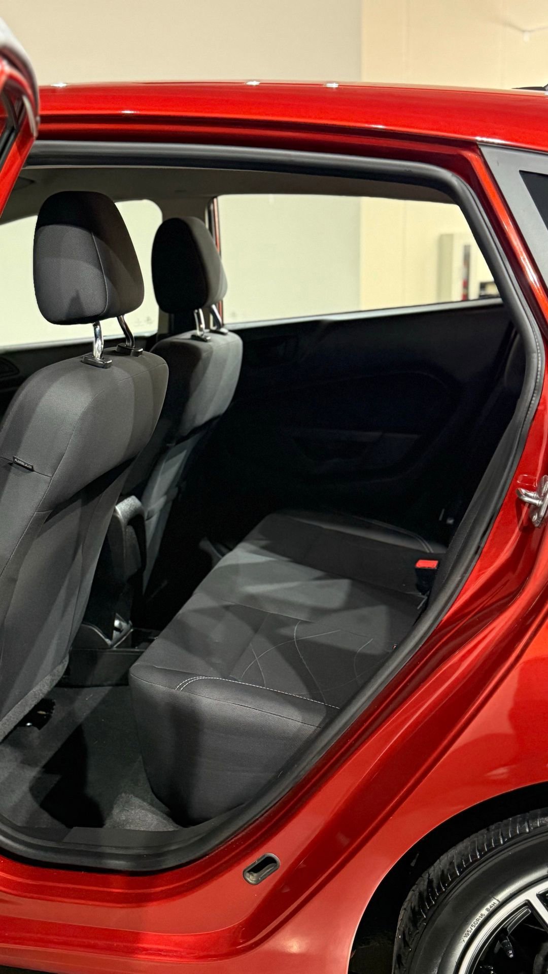 Used 2018 Ford Fiesta SE image 41