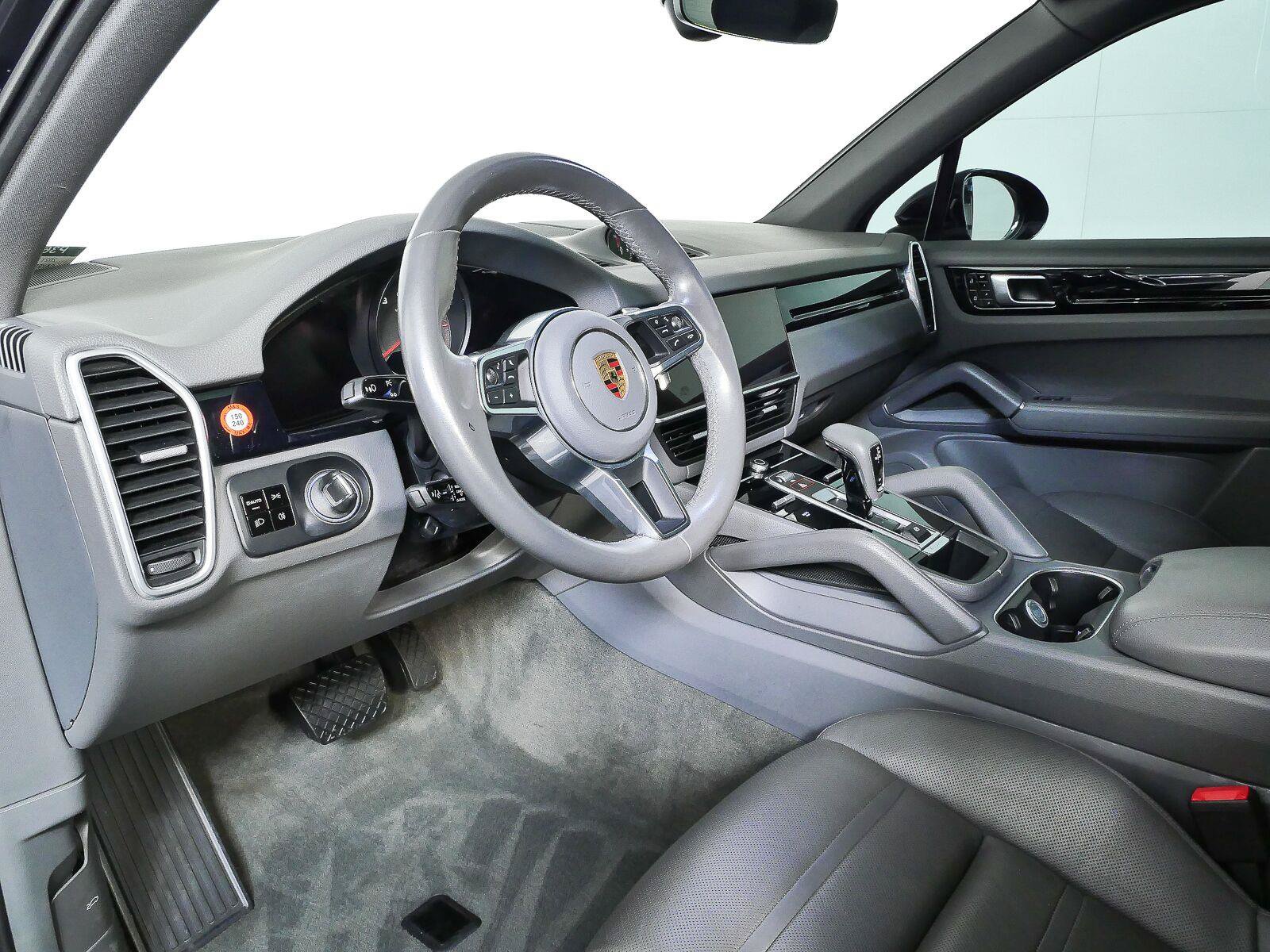 Certified 2021 Porsche Cayenne AWD/4WD image 4