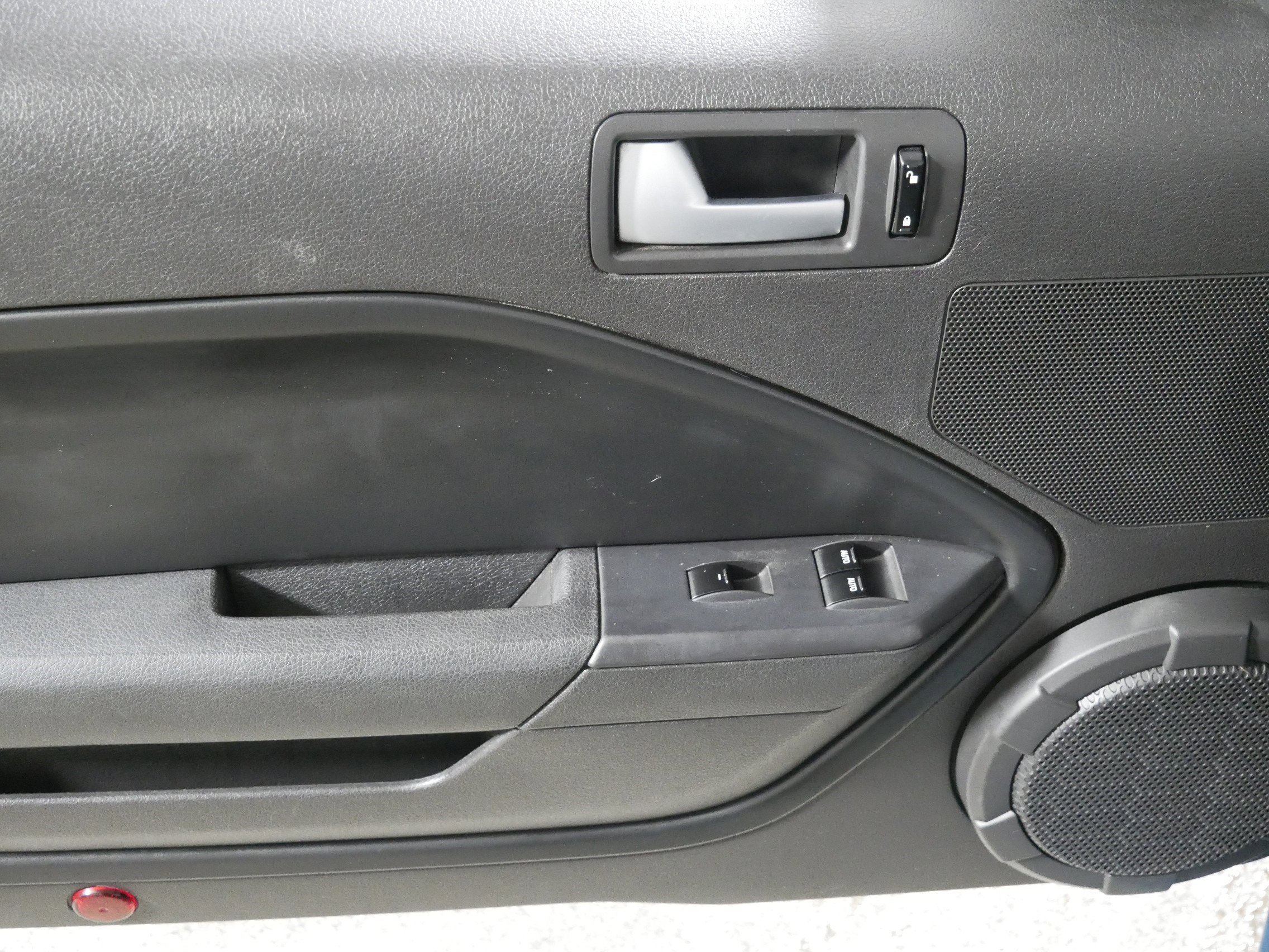 Used 2006 Ford Mustang GT Premium image 19