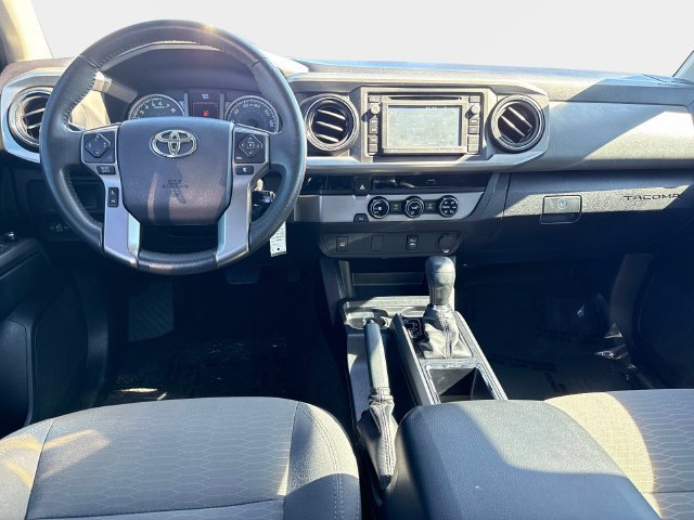 Used 2017 Toyota Tacoma SR5 w/ Tow Package RWD image 15