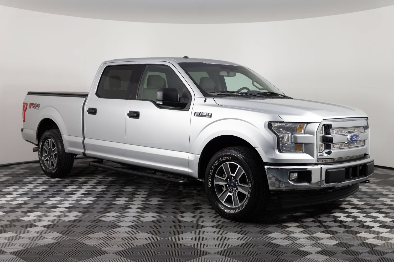Used 2017 Ford F150 XLT w/ Equipment Group 301A Mid AWD/4WD image 10