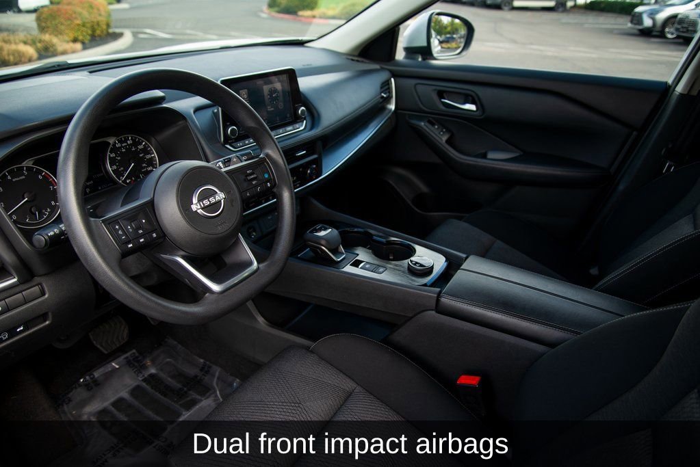 Used 2024 Nissan Rogue SV image 12