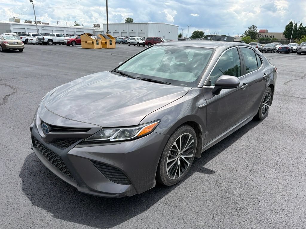 Used 2020 Toyota Camry SE FWD image 3