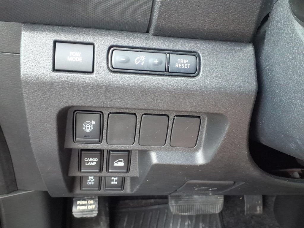 Used 2024 Nissan Frontier PRO-4X w/ Technology Package AWD/4WD image 10