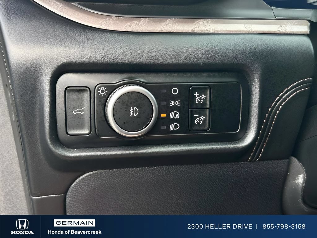 Used 2024 Ford Explorer Platinum w/ Technology Package AWD/4WD image 21