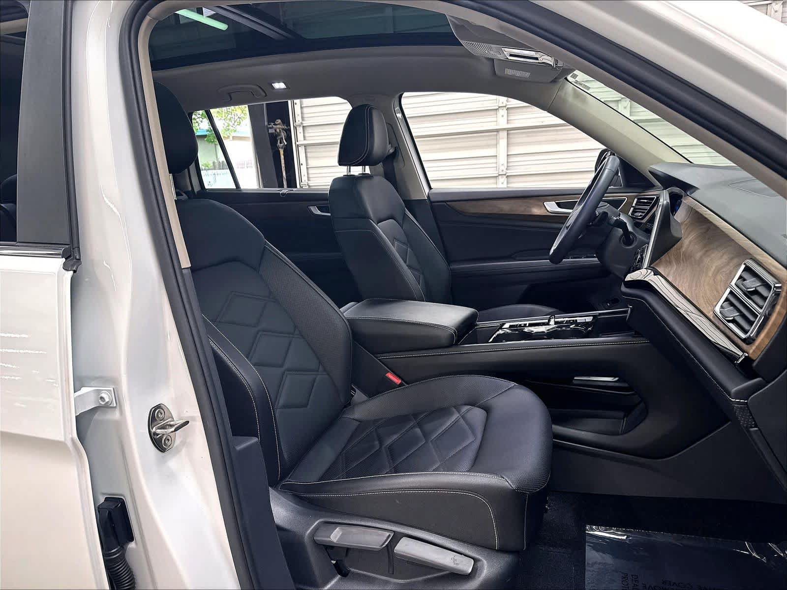 Used 2024 Volkswagen Atlas SE w/ Panoramic Sunroof Package AWD/4WD image 33