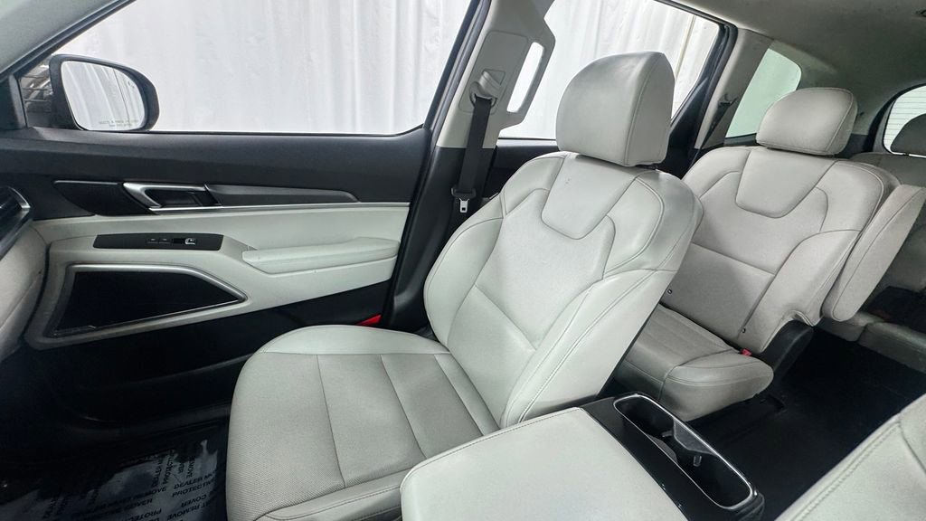 Used 2022 Kia Telluride S FWD image 13