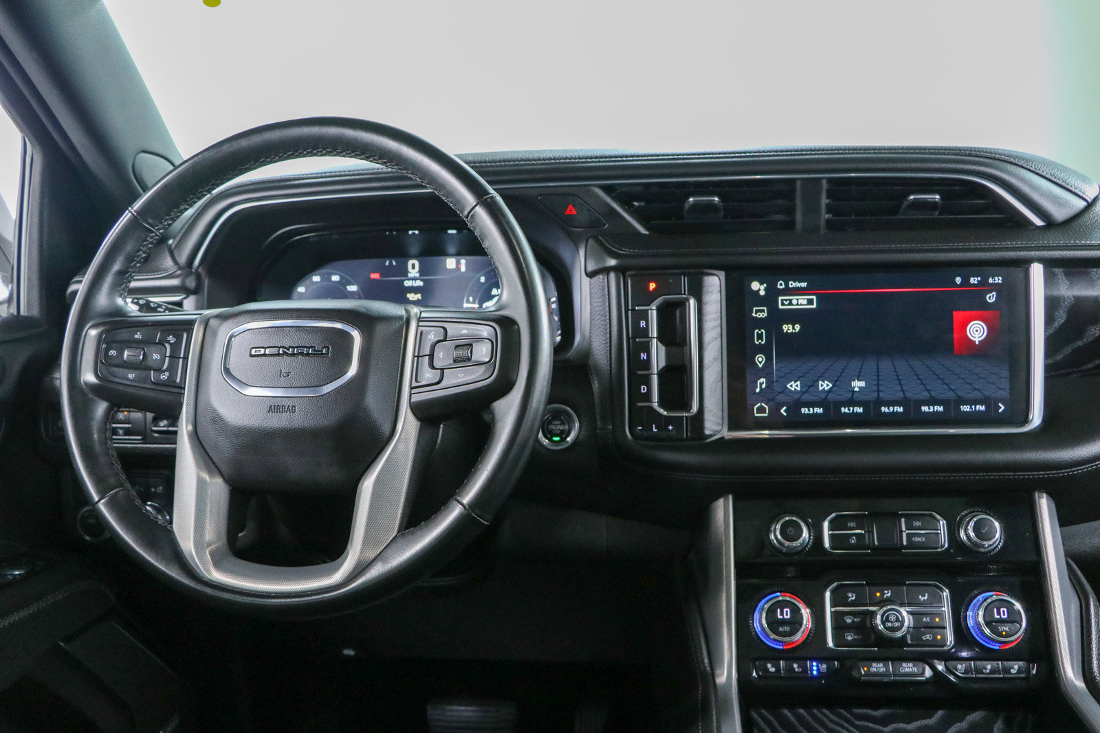 Used 2023 GMC Yukon Denali w/ Max Trailering Package AWD/4WD image 18
