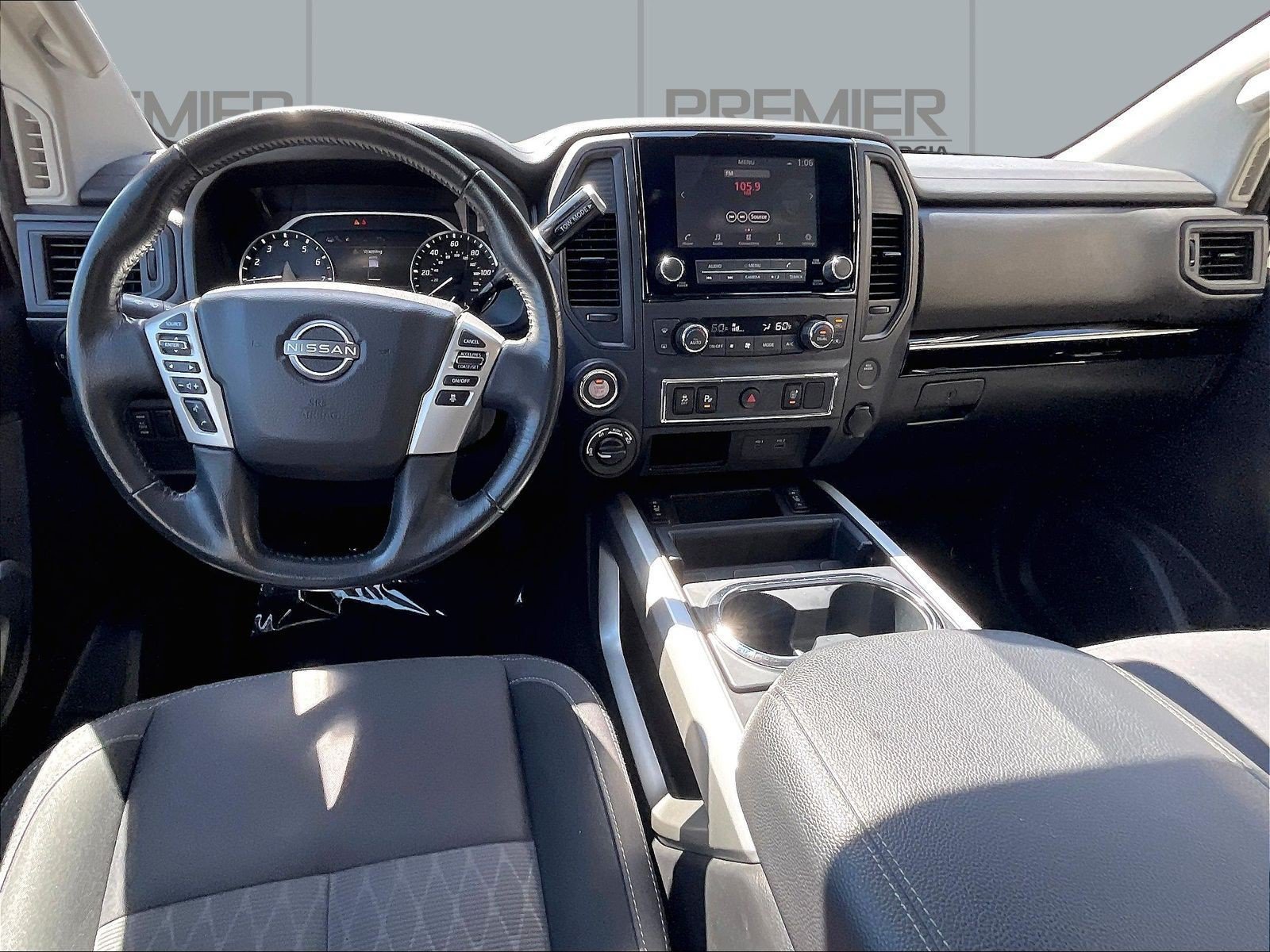 Used 2024 Nissan Titan SV w/ SV Convenience Package AWD/4WD image 10