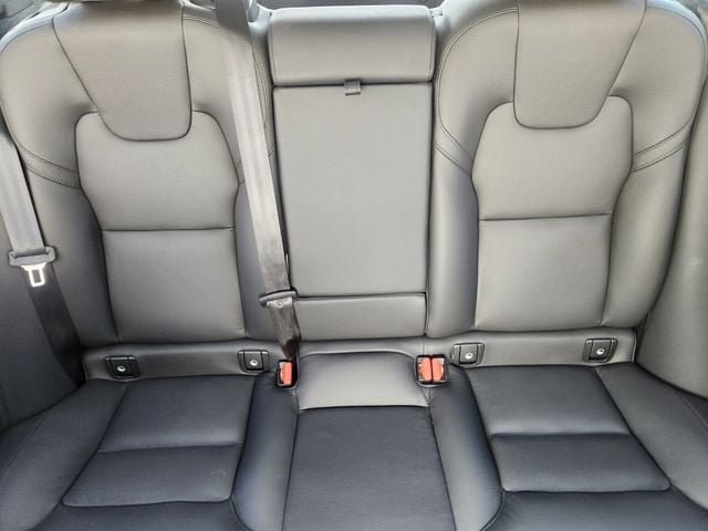 Certified 2025 Volvo XC60 B5 Plus AWD/4WD image 16