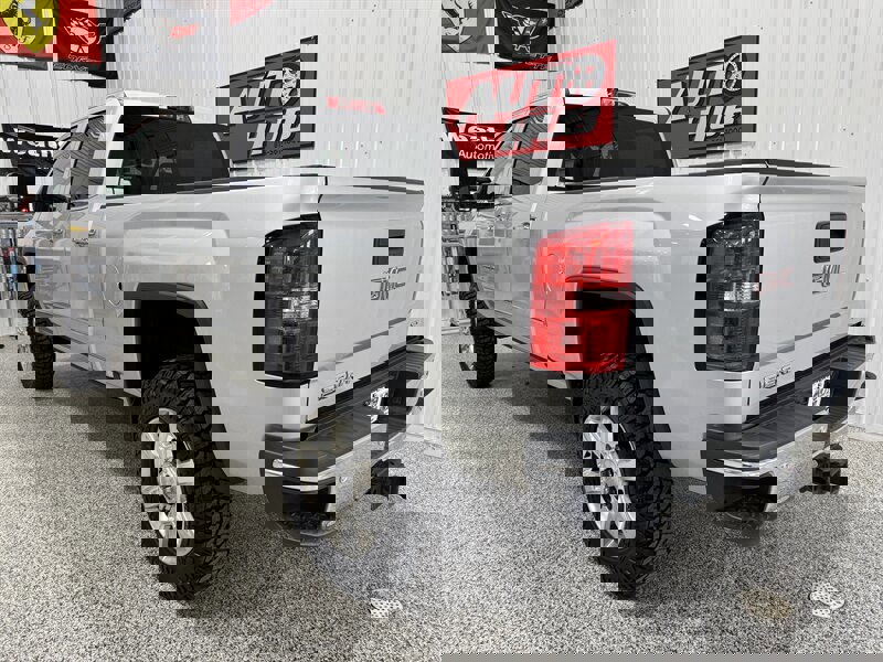 Used 2016 GMC Sierra 2500 SLT w/ Duramax Plus Package image 19