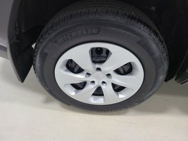 Used 2024 Toyota RAV4 LE AWD/4WD image 34