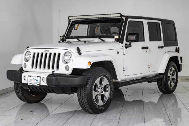 Used 2016 Jeep Wrangler Unlimited Sahara w/ Connectivity Group image 4
