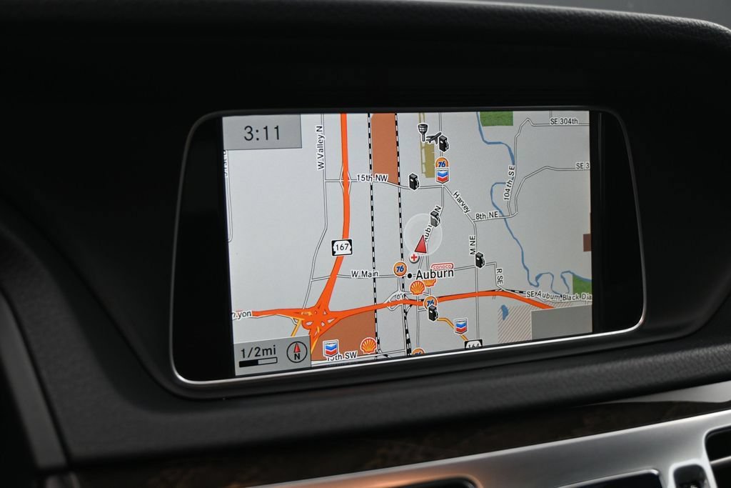 Used 2014 Mercedes-Benz E 250 BlueTEC Sedan image 7