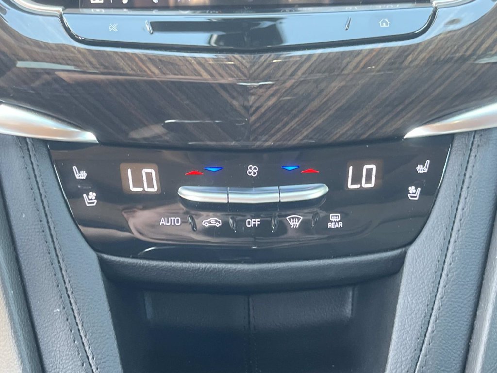 Used 2025 Cadillac XT6 Premium Luxury w/ Platinum Package FWD image 38