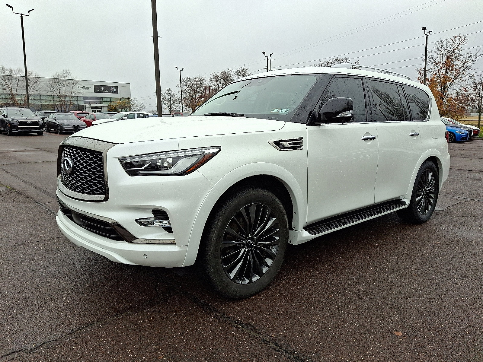 Used 2021 INFINITI QX80 Premium Select w/ All-Season Package image 3