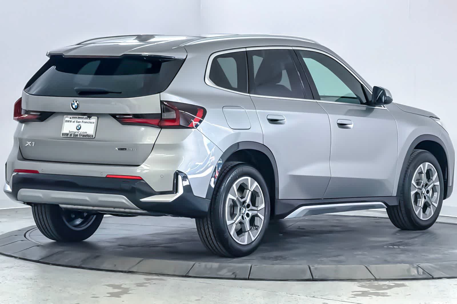 New 2026 BMW X1 xDrive28i AWD/4WD image 2