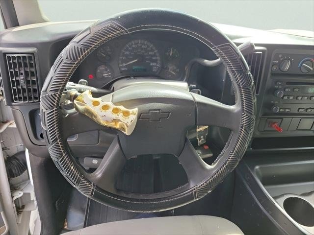 Used 2006 Chevrolet Express 2500 Extended w/ Power and Light Package RWD image 15