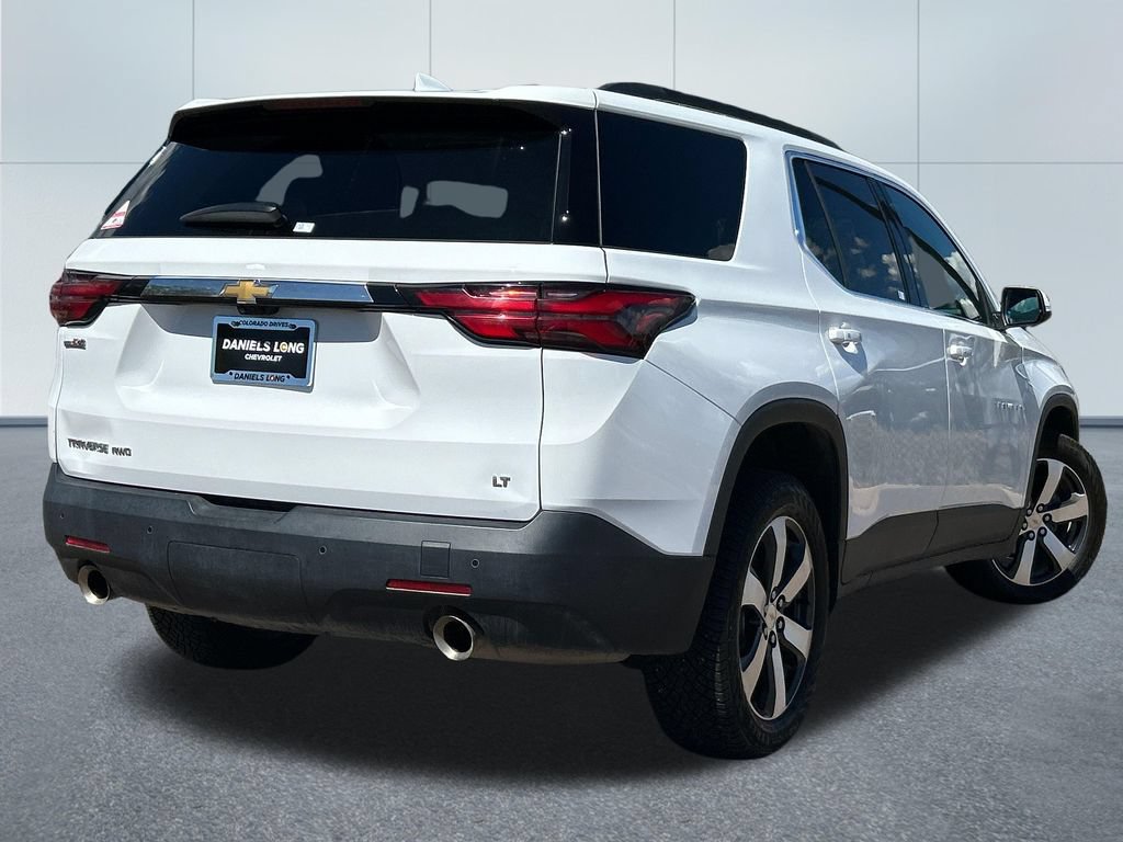 Used 2023 Chevrolet Traverse LT w/ LT Premium Package AWD/4WD image 2