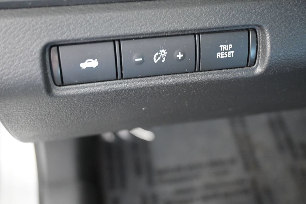 Used 2024 Nissan Altima 2.5 SV FWD image 25