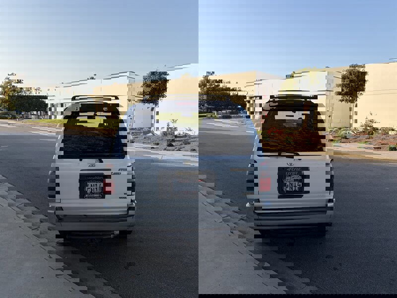 Used 2000 Toyota 4Runner Limited image 5