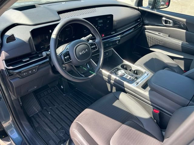 Certified 2025 Kia Carnival SX Prestige FWD image 17