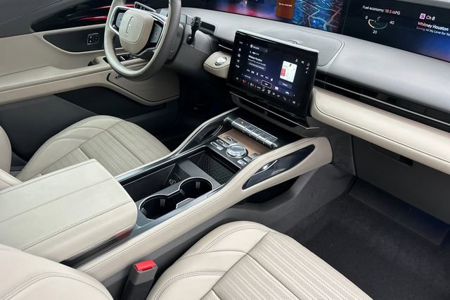 Used 2024 Lincoln Nautilus Reserve w/ Equipment Group 202A image 14