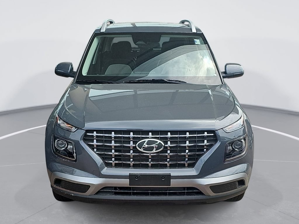 Certified 2026 Hyundai Venue SEL FWD image 2