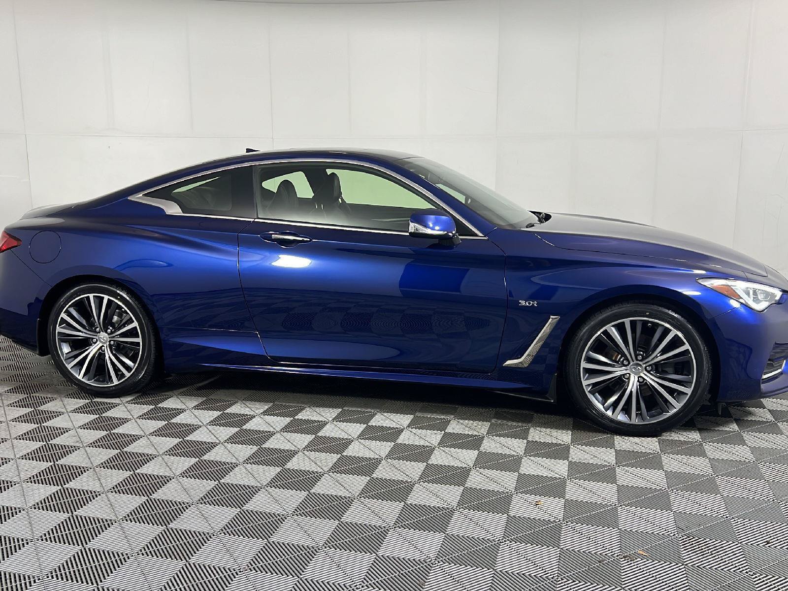 Used 2017 INFINITI Q60 3.0t w/ Premium Plus Package 3.0T AWD/4WD image 32
