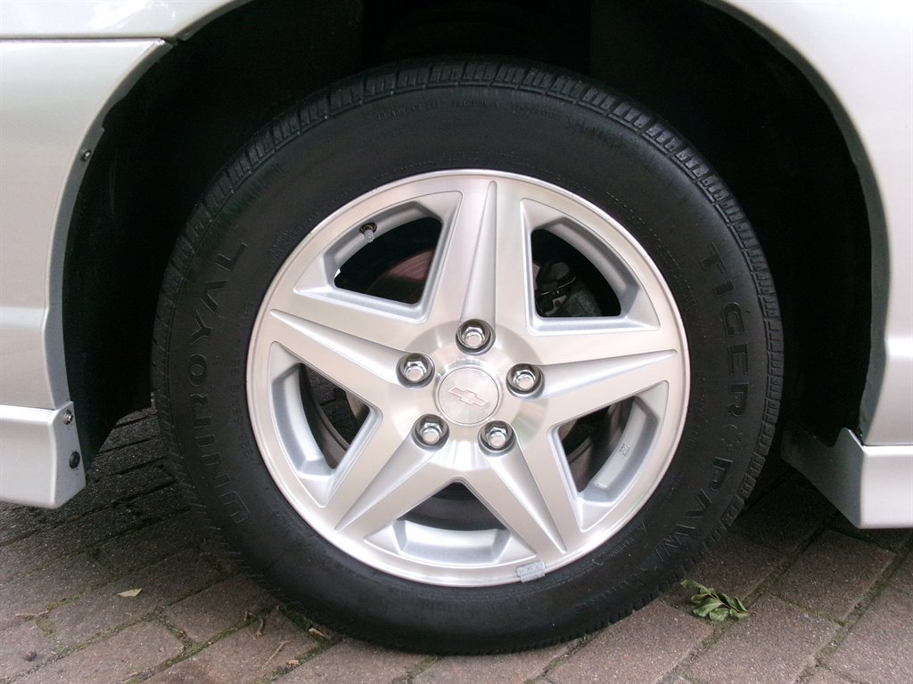 Used 2001 Chevrolet Monte Carlo SS w/ High Sport Appearance Pkg FWD image 34