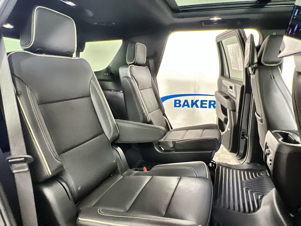 Used 2025 GMC Yukon Elevation w/ Elevation Premium Package AWD/4WD image 29