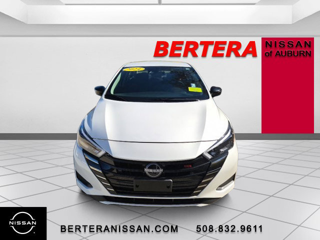 Used 2024 Nissan Versa SR FWD image 3