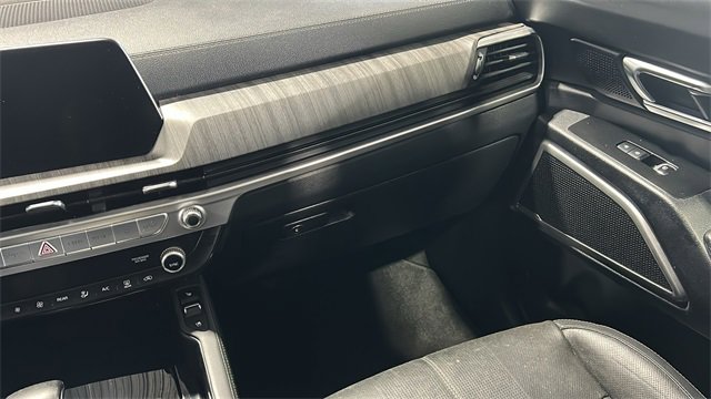 Used 2024 Kia Telluride EX image 18
