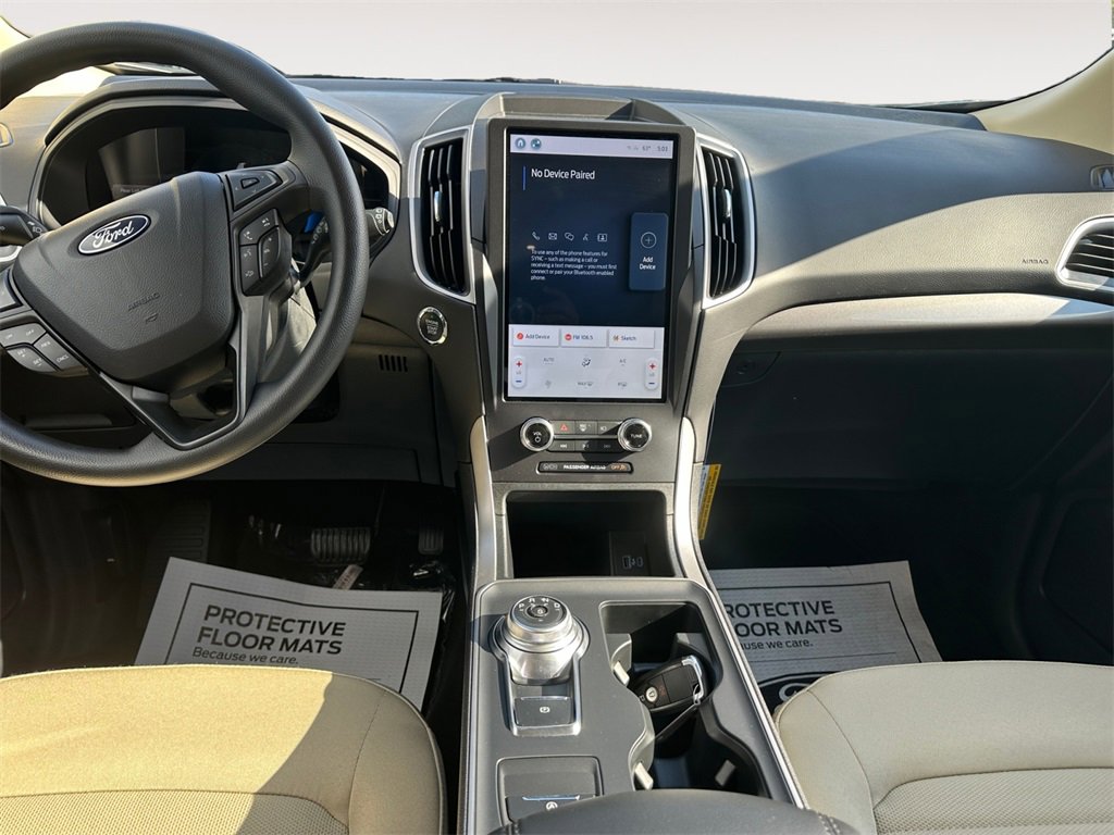 Used 2024 Ford Edge SE w/ Black Appearance Package image 10