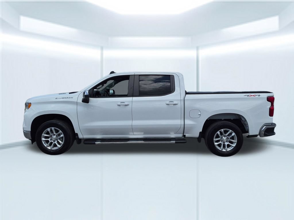 Used 2023 Chevrolet Silverado 1500 LT AWD/4WD image 2