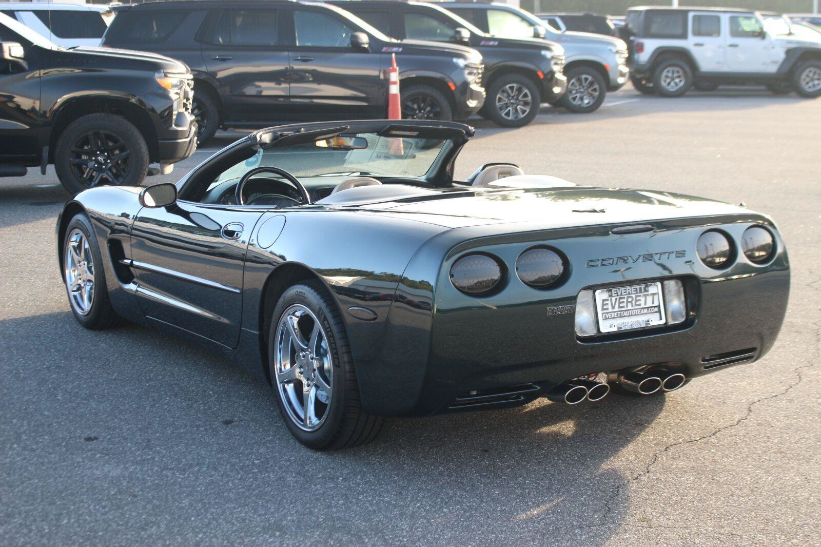 Used 2000 Chevrolet Corvette Convertible w/ Performance Handling Pkg RWD image 5