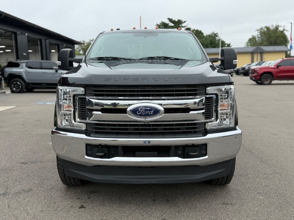 Used 2019 Ford F250 XL w/ STX Appearance Package AWD/4WD image 2
