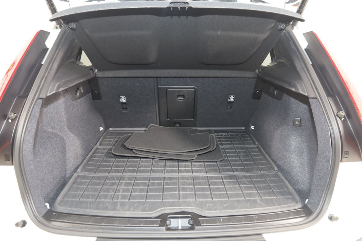 Used 2026 Volvo XC40 B5 Plus AWD/4WD image 45