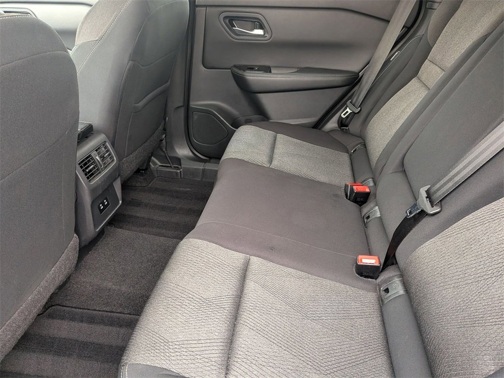 Used 2024 Nissan Rogue SV image 29