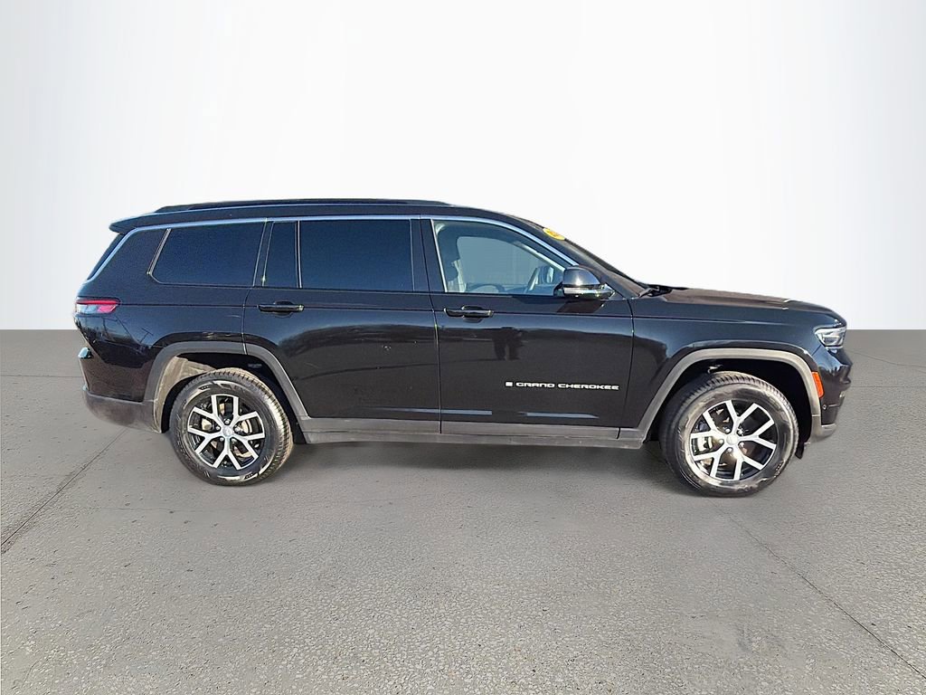 Used 2024 Jeep Grand Cherokee L Limited w/ Luxury Tech Group II image 2