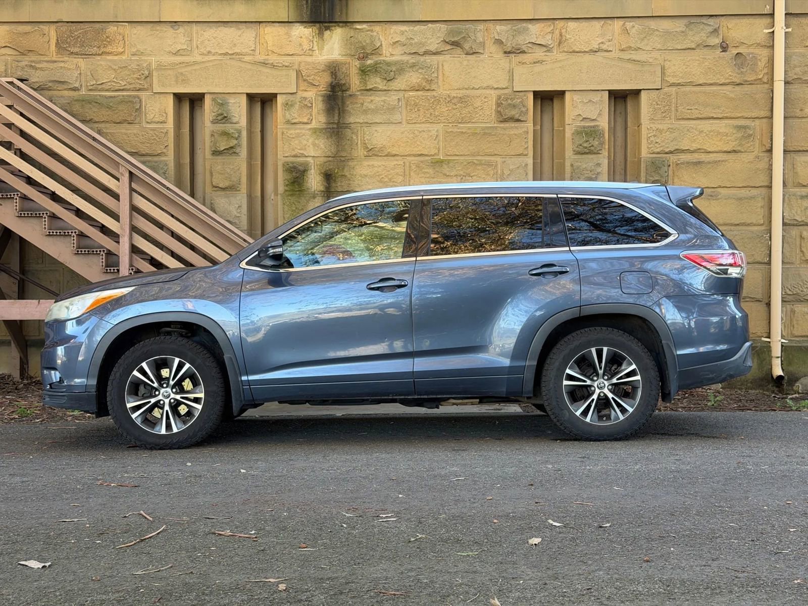 Used 2016 Toyota Highlander XLE AWD/4WD image 8