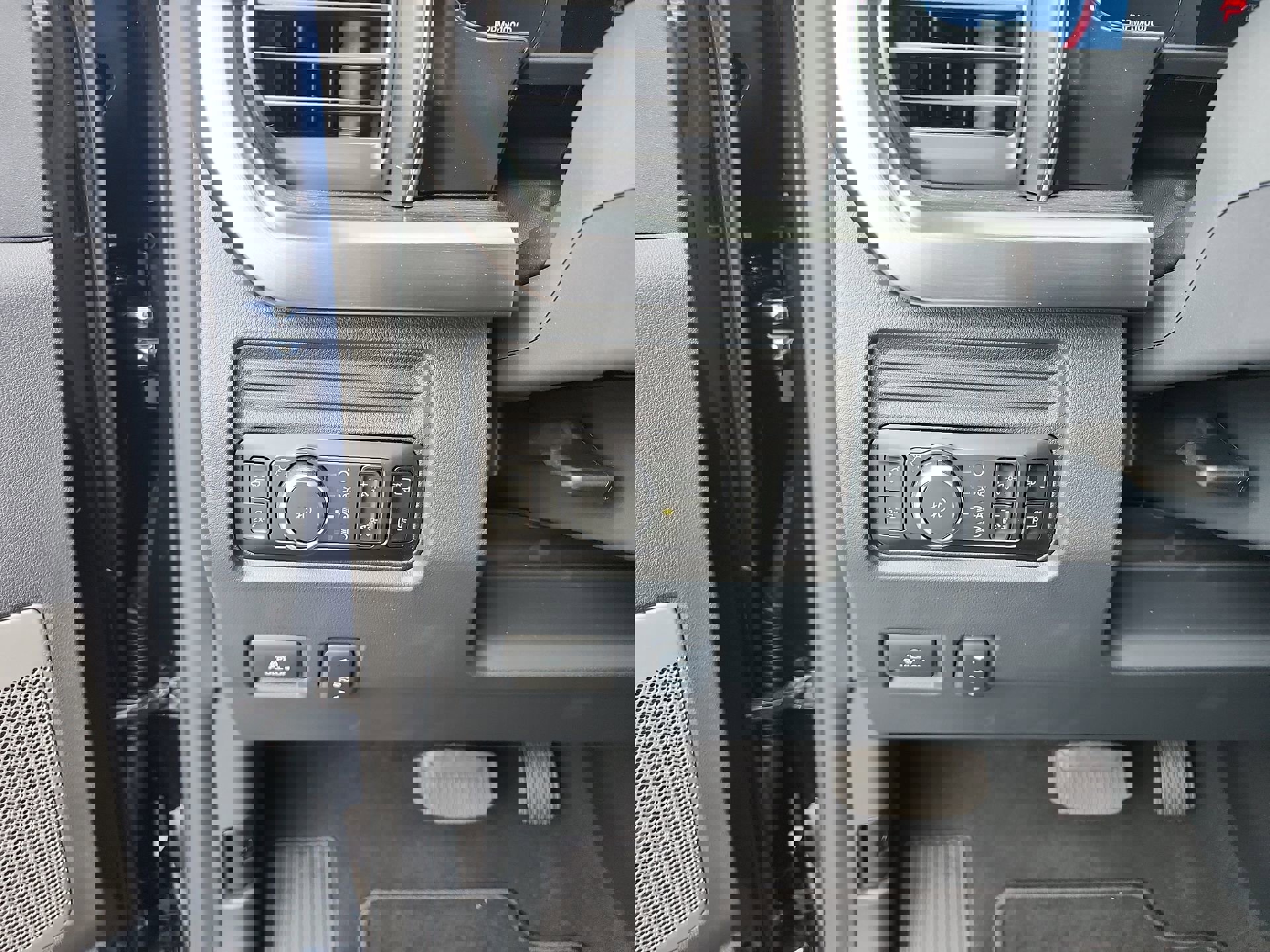 New 2025 Ford F250 Lariat w/ Lariat Ultimate Package image 12