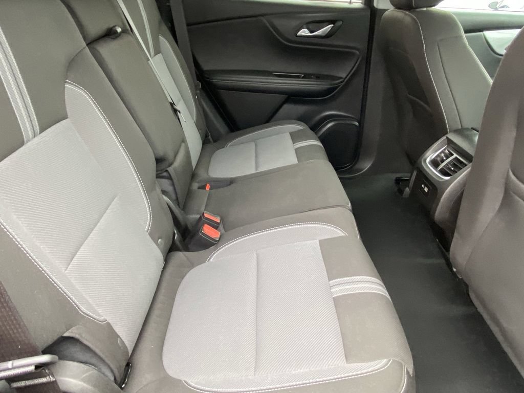 Used 2025 Chevrolet Blazer LT FWD image 18