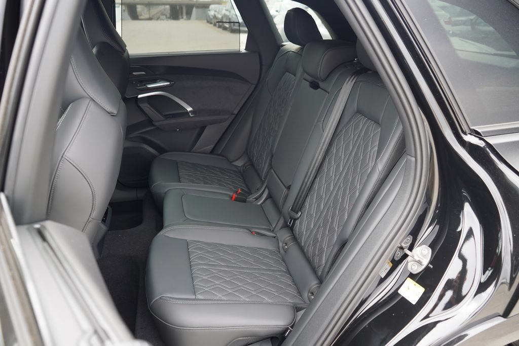 New 2026 Audi SQ5 Prestige AWD/4WD image 10