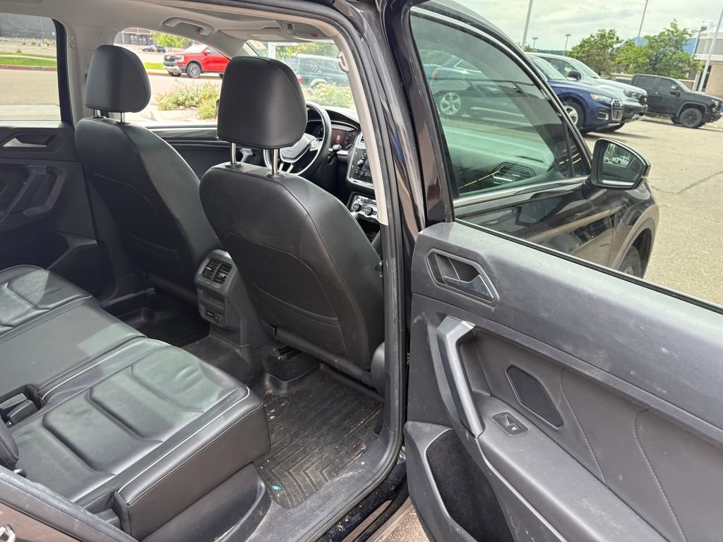 Used 2019 Volkswagen Tiguan SEL Premium AWD/4WD image 29