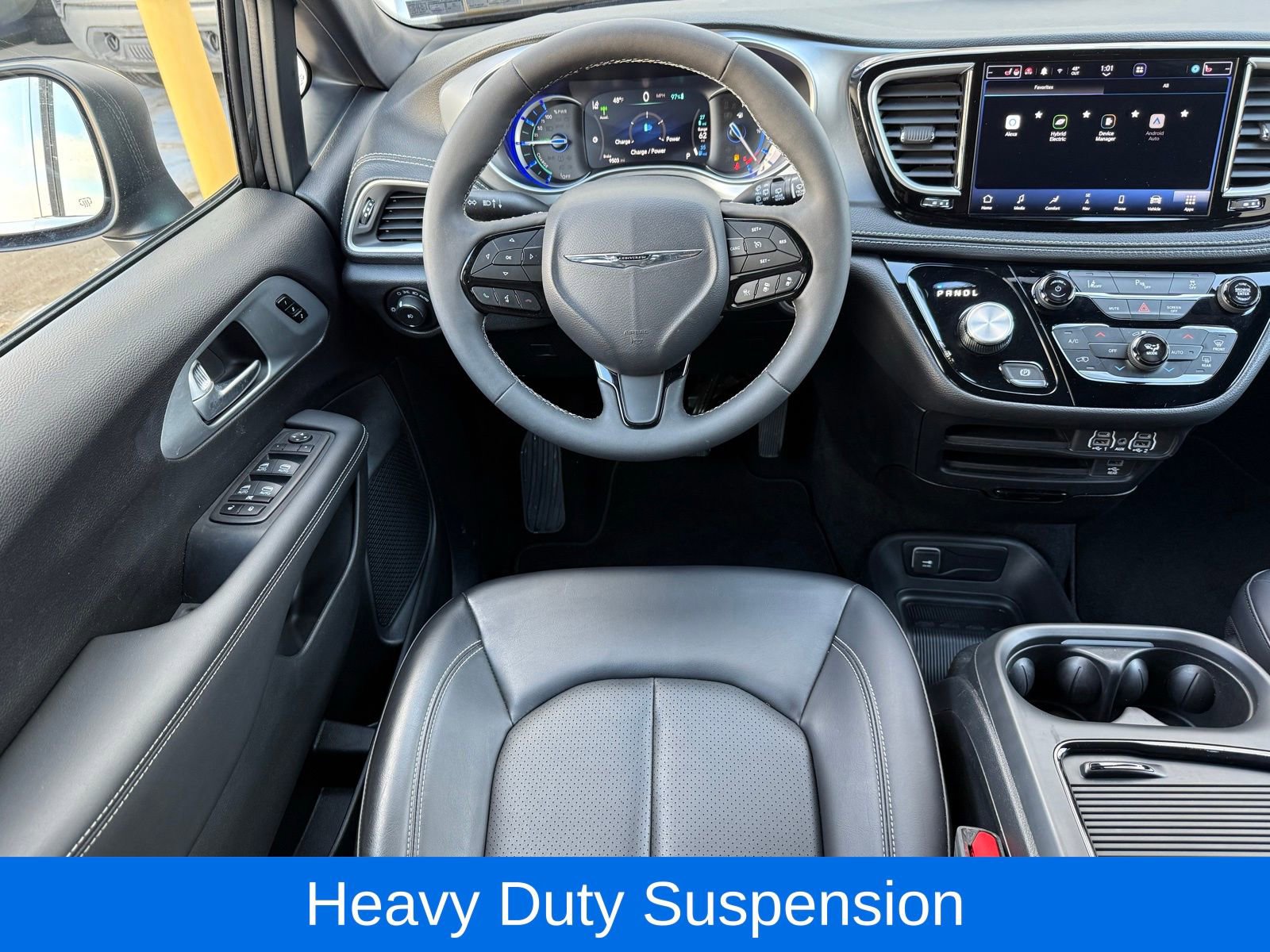 Used 2023 Chrysler Pacifica Touring-L w/ Uconnect Theater Family Group image 37