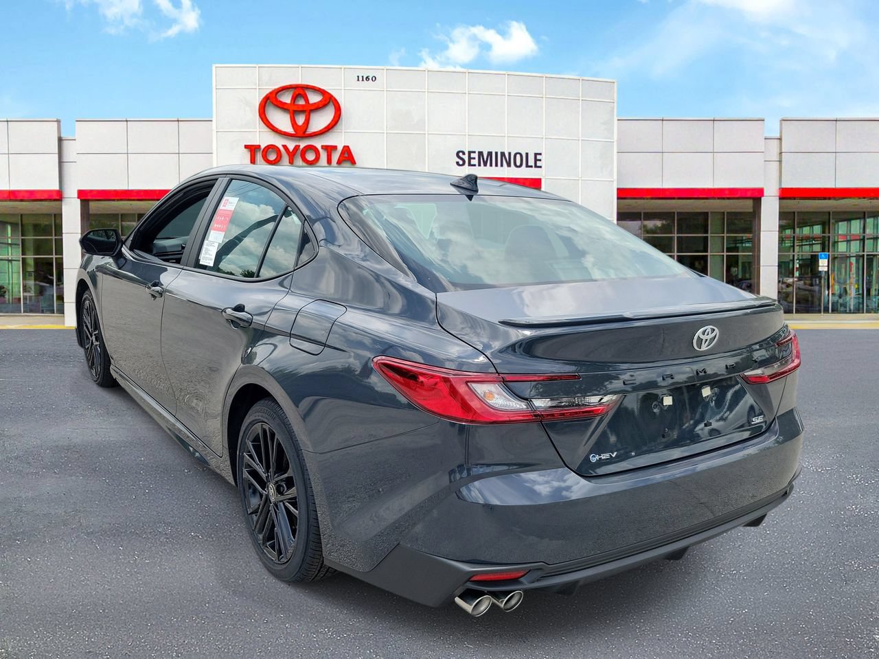 Used 2026 Toyota Camry SE FWD image 4