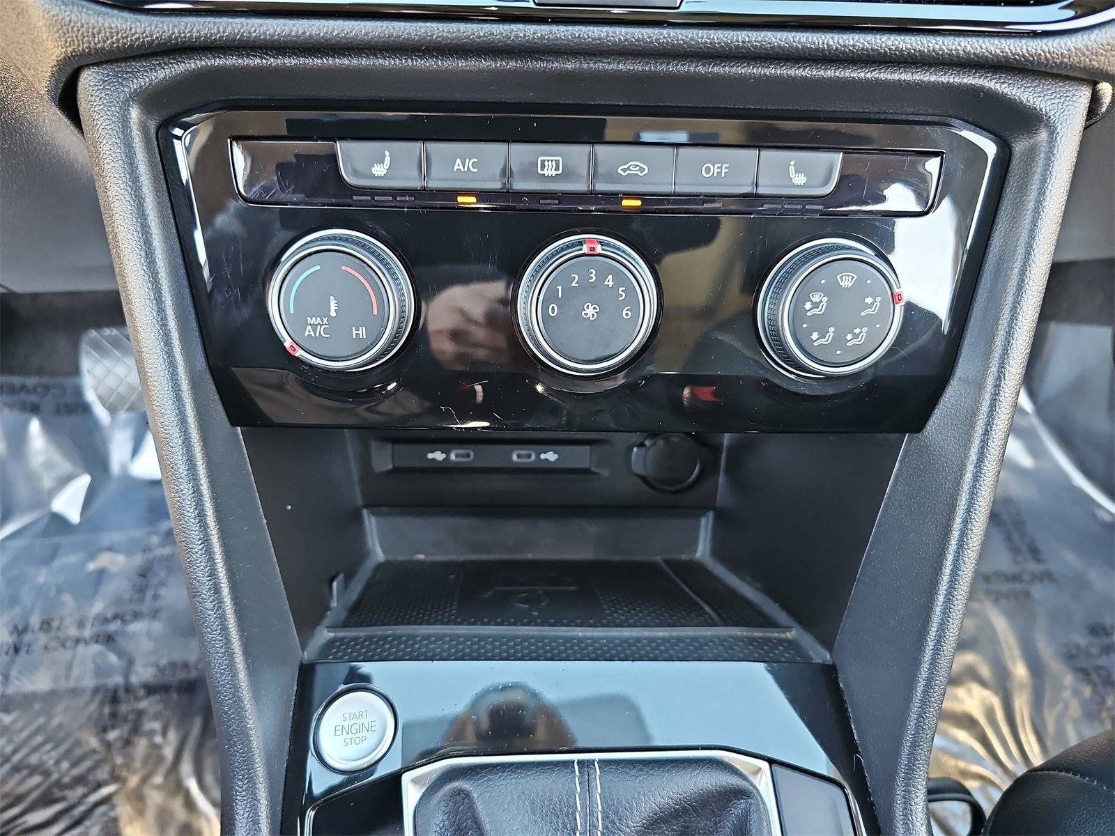 Used 2023 Volkswagen Taos SE w/ Panoramic Sunroof Package image 21