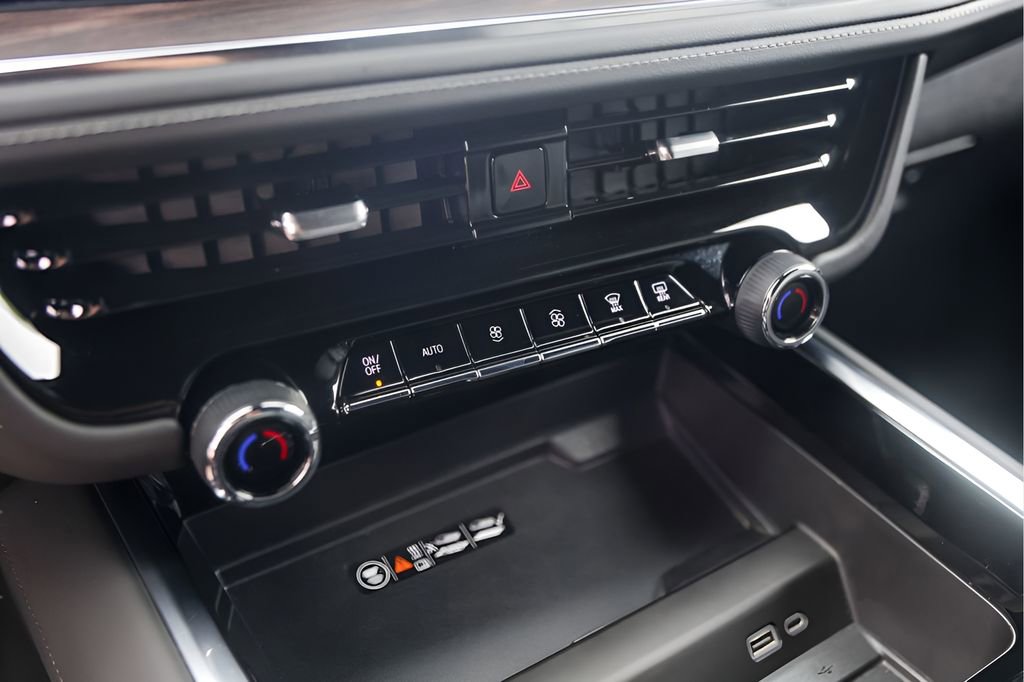 Used 2025 Chevrolet Tahoe LT image 21